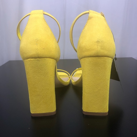 BRAND NEW Strapped Block Heels - Picture 3 of 6